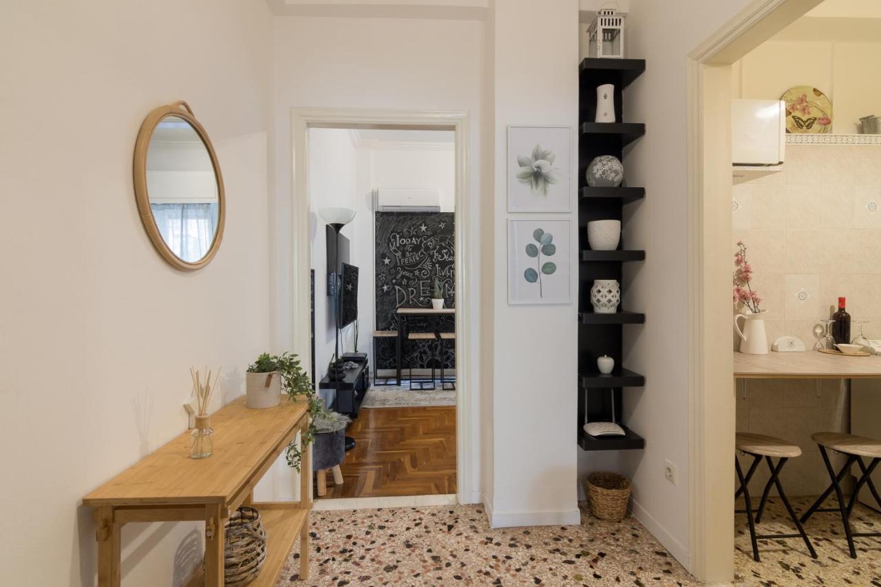Classic And Modern Apartment In Athen Exterior foto